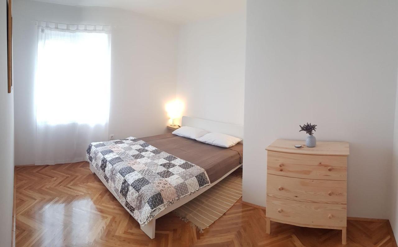 Mitra Apartments Malinska Kültér fotó